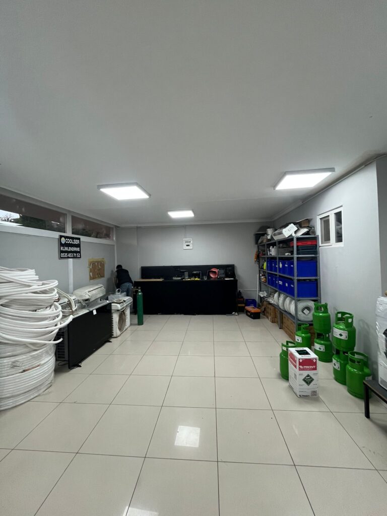 Bursa Cool Servis uzman ekibi, kombi bakımı ve klima montajı özel servis hizmeti sunarken